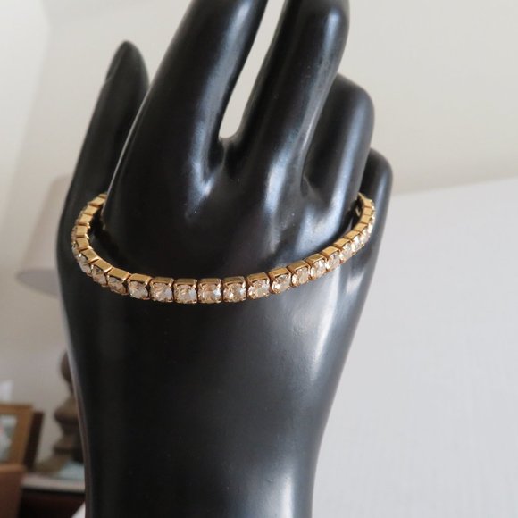 Gold Tone Stretch Bracelet/Crystal Beads, NWOT - Picture 4 of 4